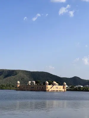 travel expat abroad visit jaipur india water palace